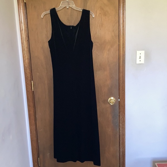 Relisted Coldwater Creek sleeveless long black velvet dress classic - Picture 9 of 13